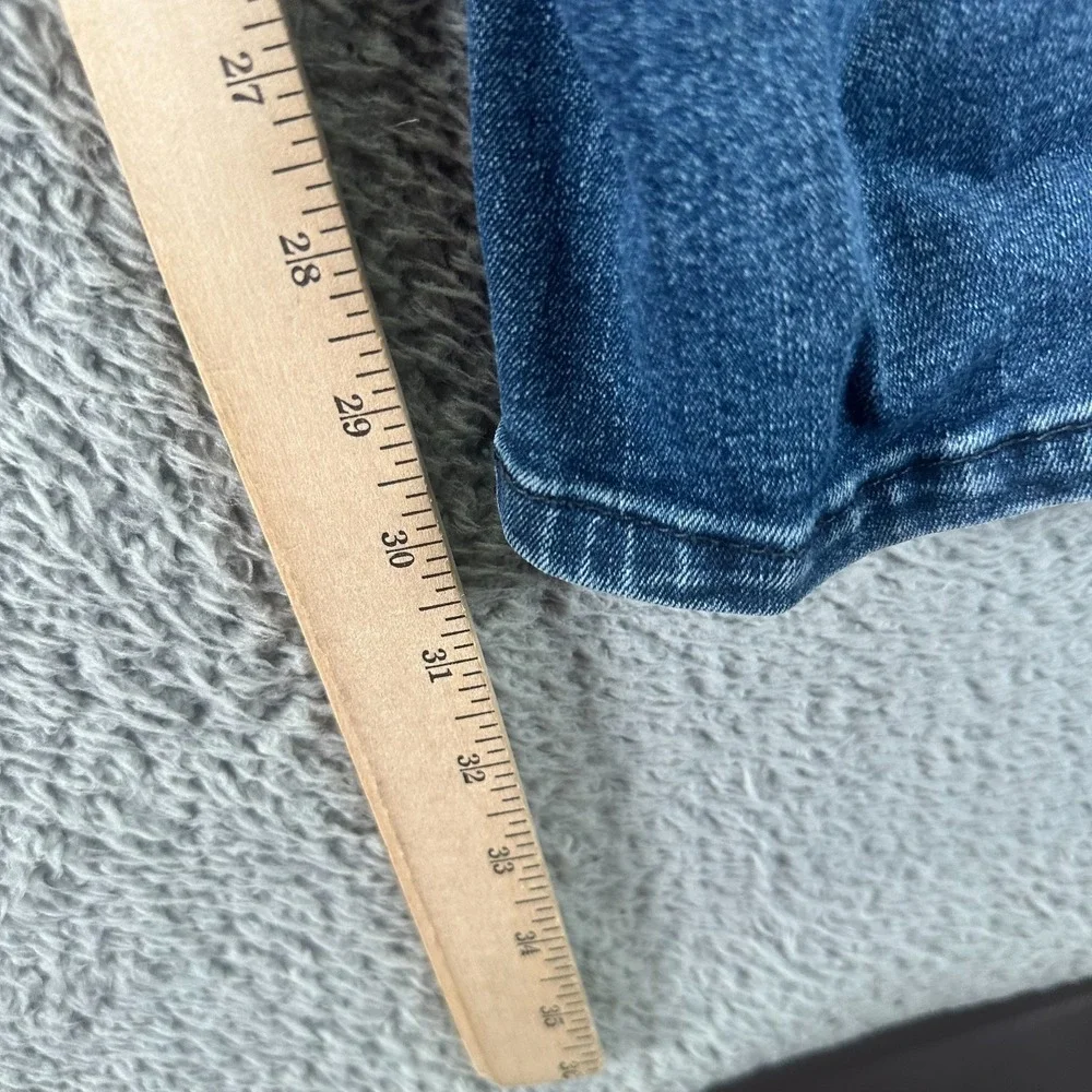 Levis there discrepancy